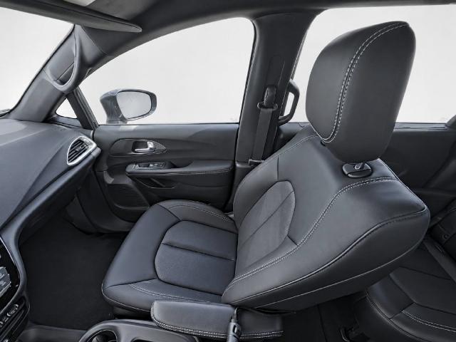 2025 Chrysler Pacifica - $27,259