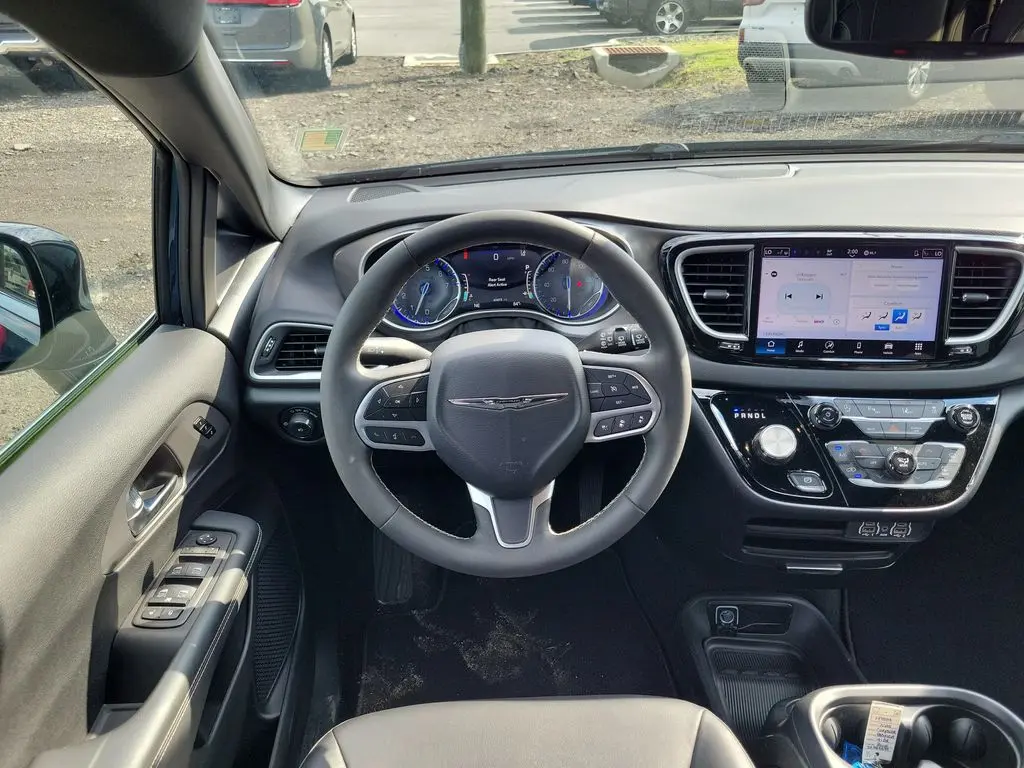 2025 Chrysler Pacifica - $25,919