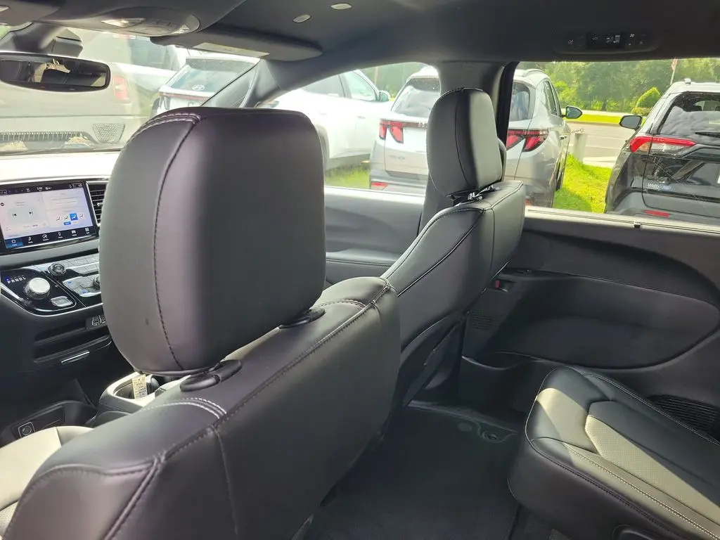 2025 Chrysler Pacifica - $25,919
