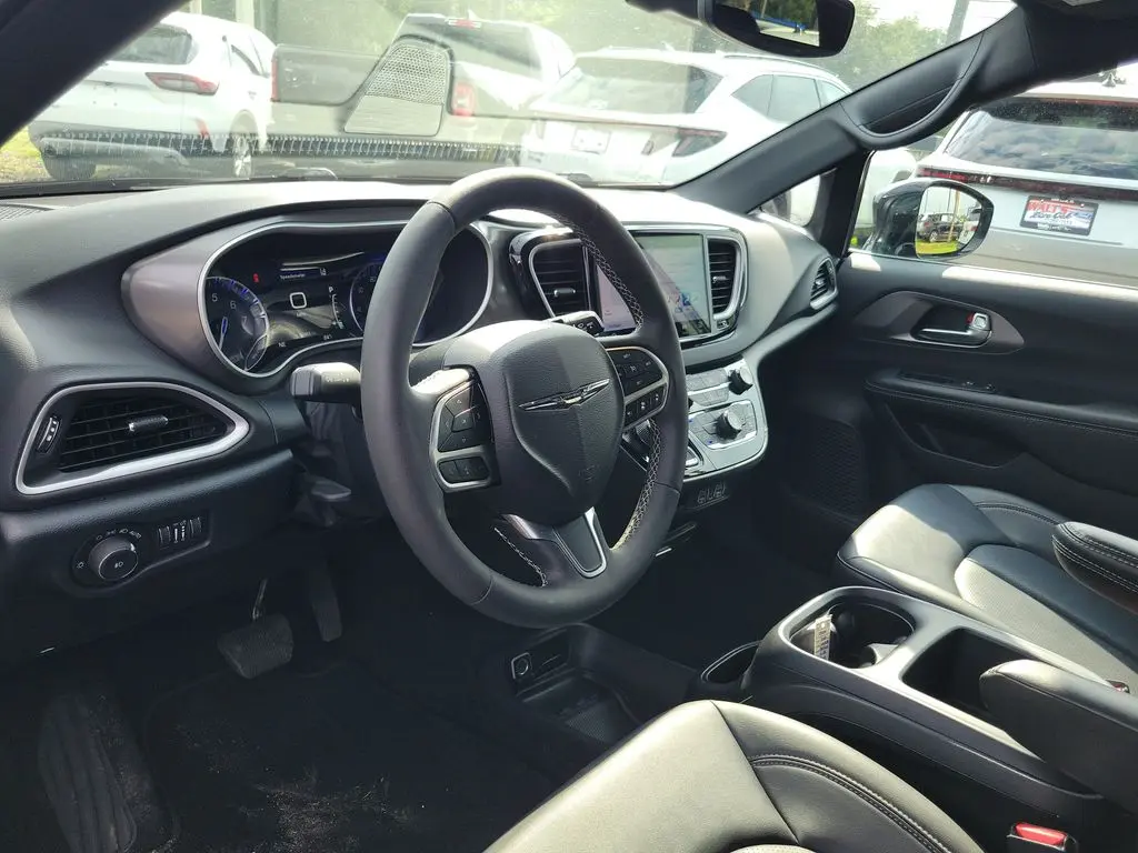 2025 Chrysler Pacifica - $25,919