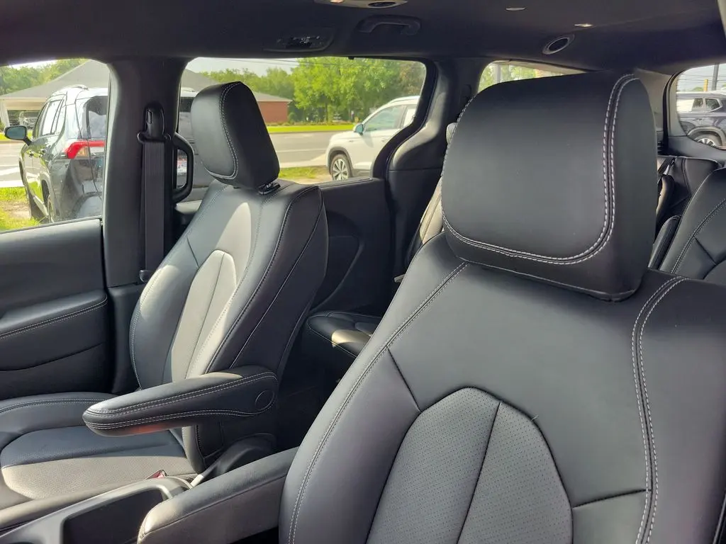 2025 Chrysler Pacifica - $25,919