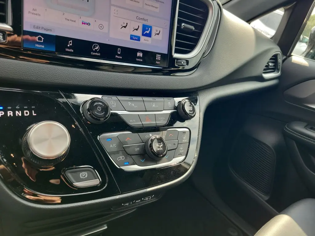 2025 Chrysler Pacifica - $25,919