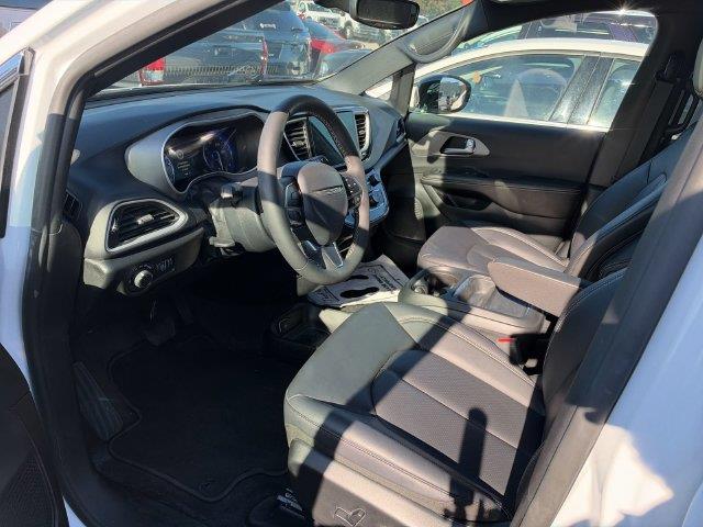 2027 Chrysler Pacifica - $35,998