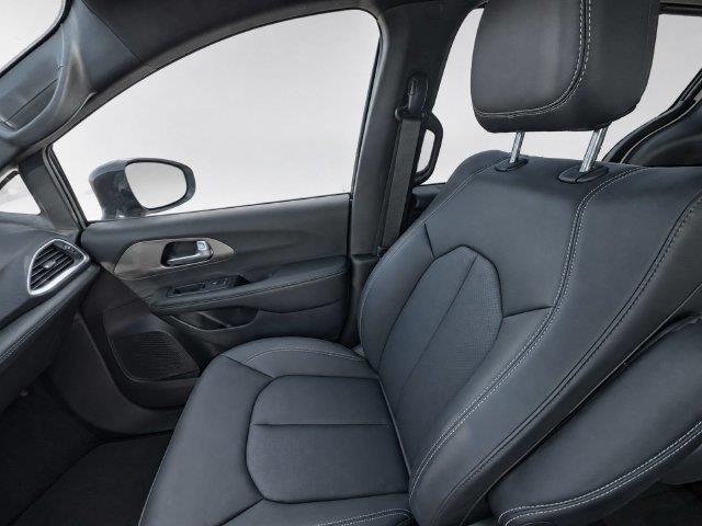 2027 Chrysler Pacifica - $35,998