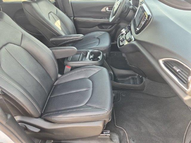 2027 Chrysler Pacifica - $35,998