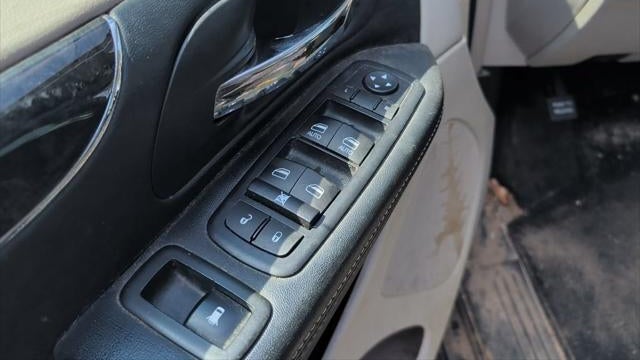 2012 Chrysler Town and Country Touring