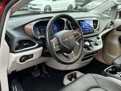 2017 Chrysler Pacifica Touring-L 4DR Mini-Van