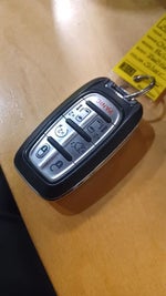 2017 Pacifica Thumbnail 9