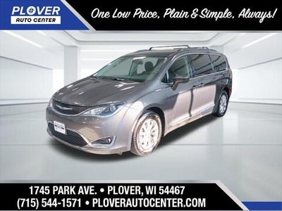 Photo of a 2017 Chrysler Pacifica Touring-L 4DR Mini-Van for sale