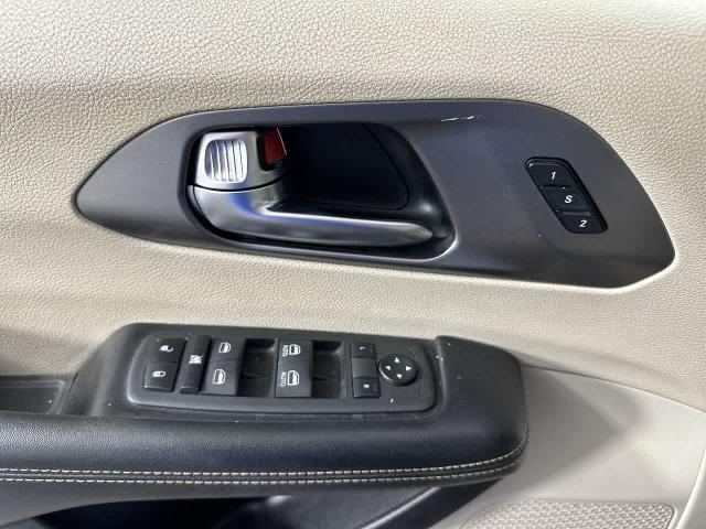 2021 Chrysler Pacifica - $22,550