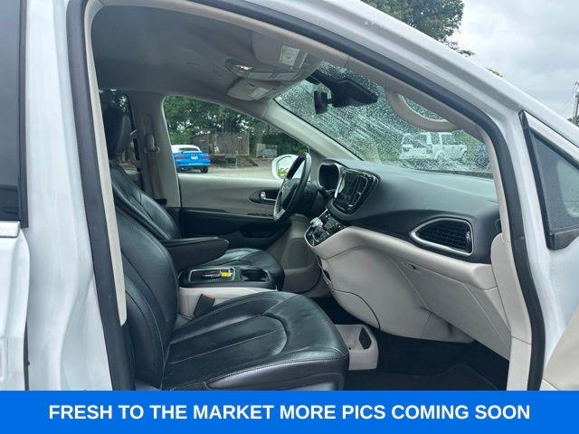 2022 Chrysler Pacifica - $15,500
