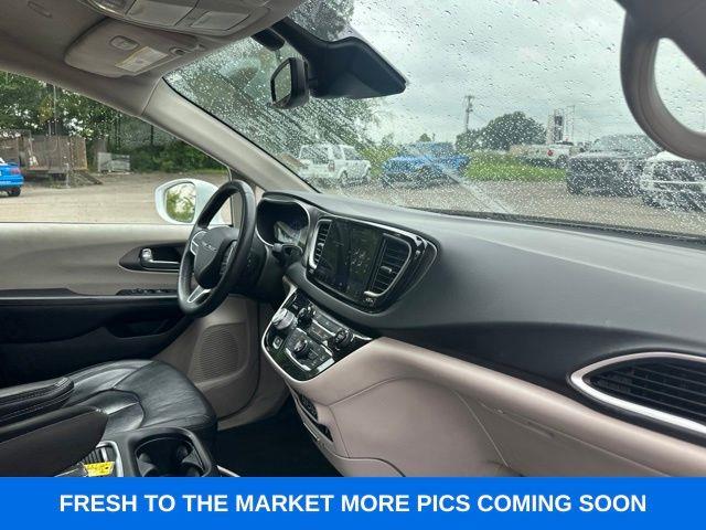 2022 Chrysler Pacifica - $15,500