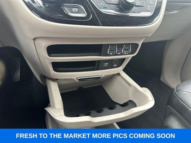 2022 Chrysler Pacifica - $15,500