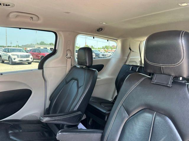 2022 Chrysler Pacifica - $15,500