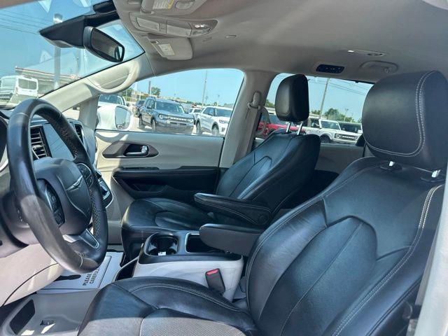 2022 Chrysler Pacifica - $15,500