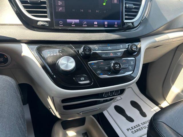 2022 Chrysler Pacifica - $15,500