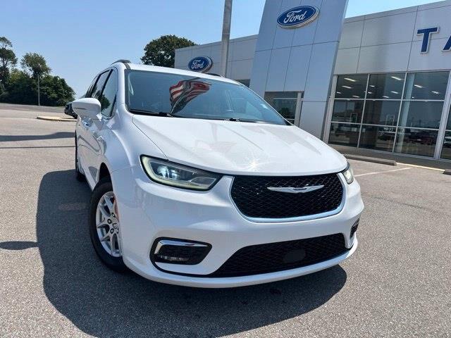 2022 Chrysler Pacifica - $15,000