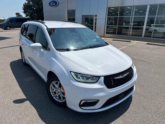 2022 Chrysler Pacifica - $15,000