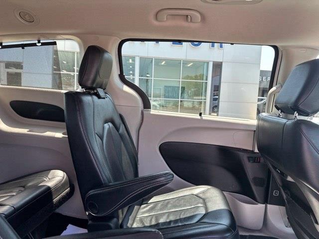 2022 Chrysler Pacifica - $15,000