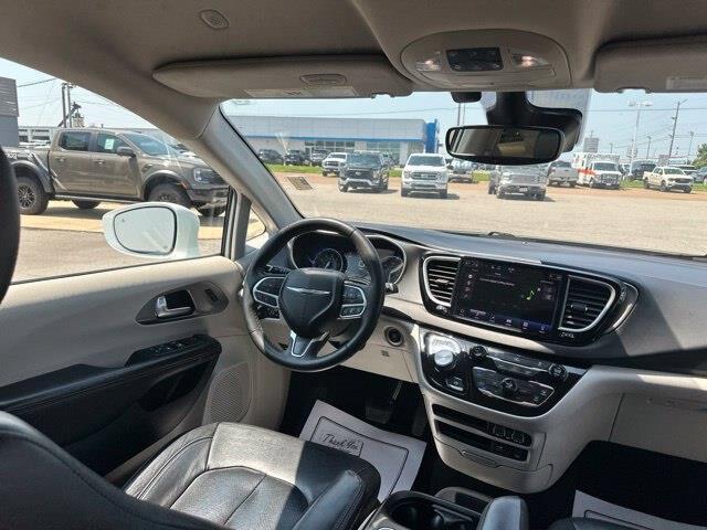 2022 Chrysler Pacifica - $15,000
