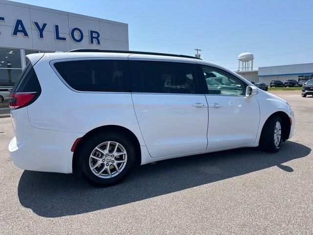 2022 Chrysler Pacifica - $15,000