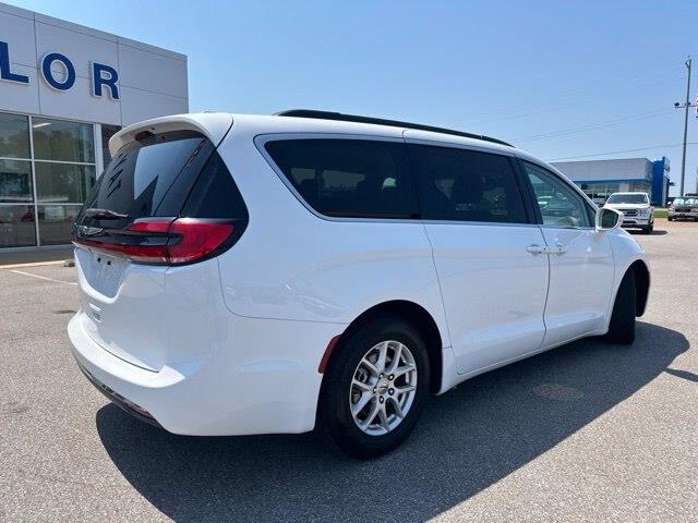 2022 Chrysler Pacifica - $15,000