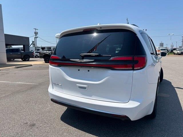 2022 Chrysler Pacifica - $15,000