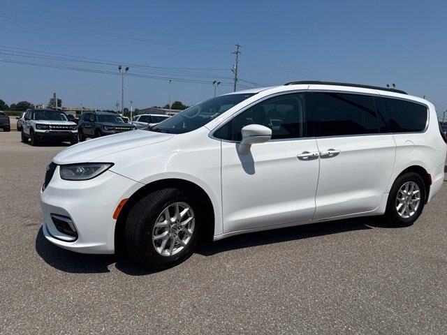 2022 Chrysler Pacifica - $15,000