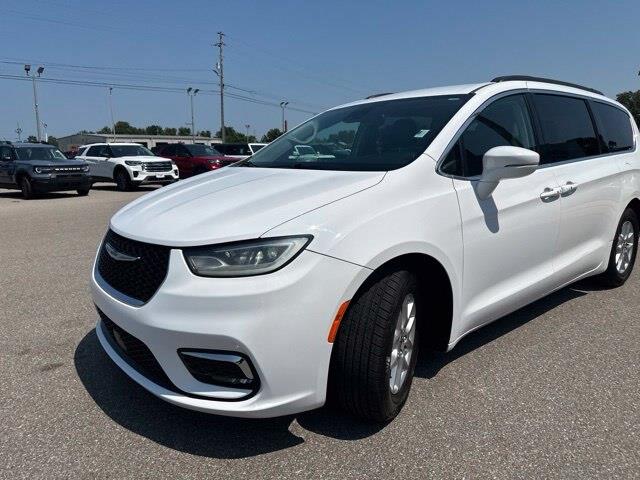 2022 Chrysler Pacifica - $15,000