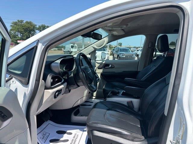 2022 Chrysler Pacifica - $15,000