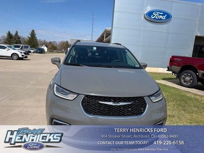 2022 Chrysler Pacifica Touring L 4DR Mini-Van