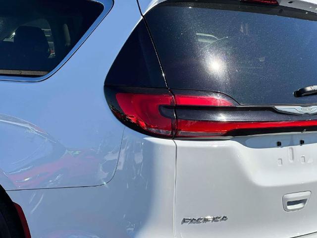 2023 Chrysler Pacifica - $18,898