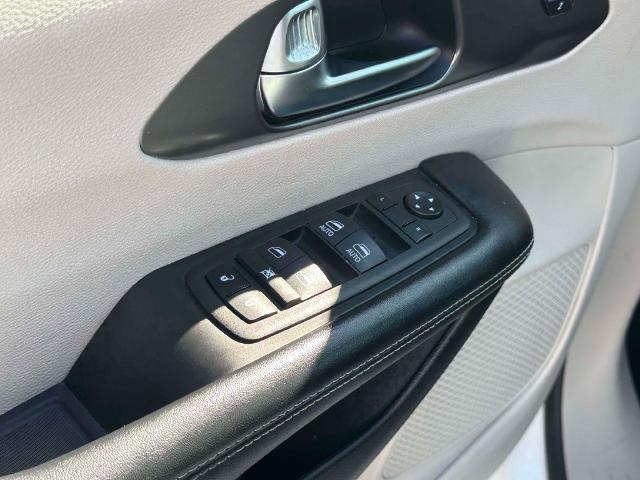 2023 Chrysler Pacifica - $18,898