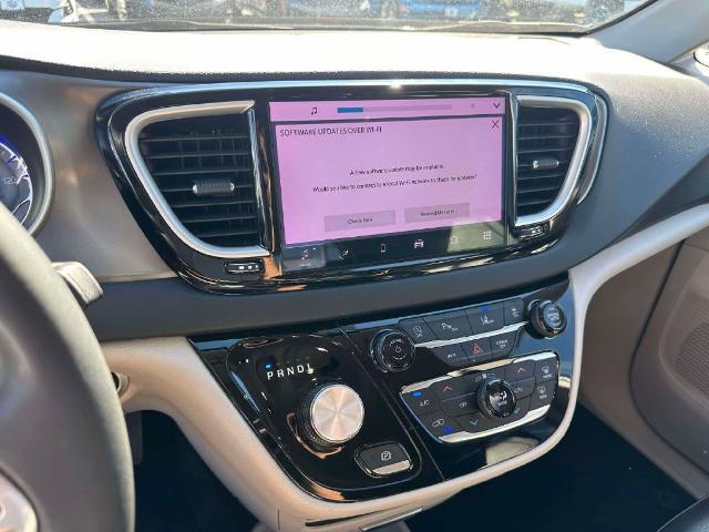 2023 Chrysler Pacifica - $18,898