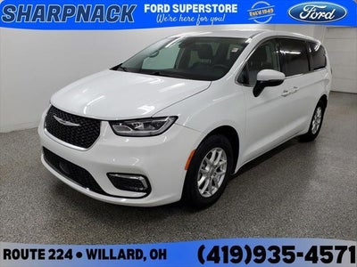 Photo of a 2023 Chrysler Pacifica Touring L 4DR Mini-Van for sale