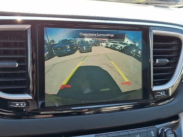 2023 Chrysler Pacifica - $19,500