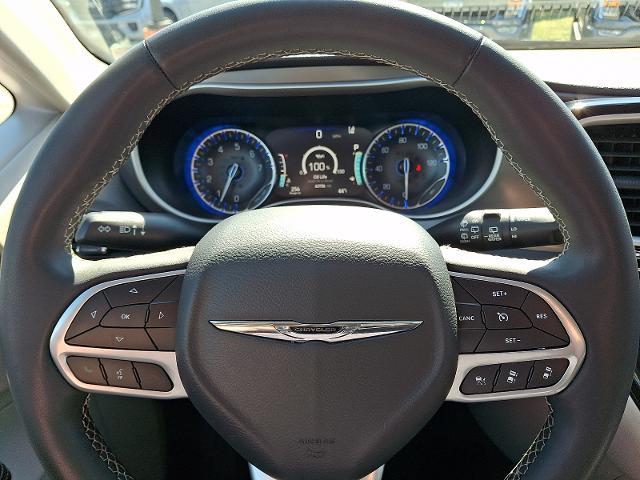 2023 Chrysler Pacifica - $19,500