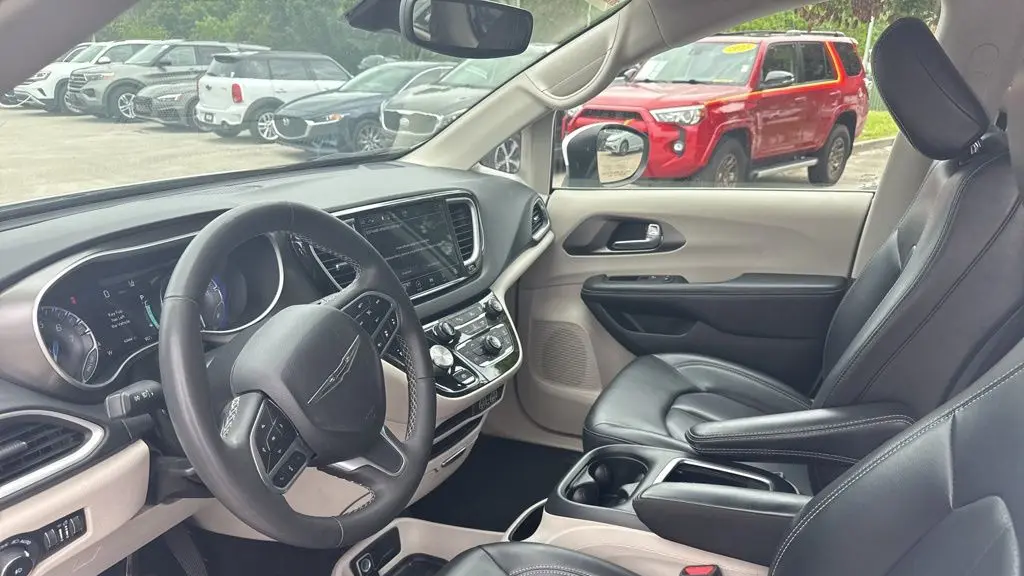 2023 Chrysler Pacifica Touring L