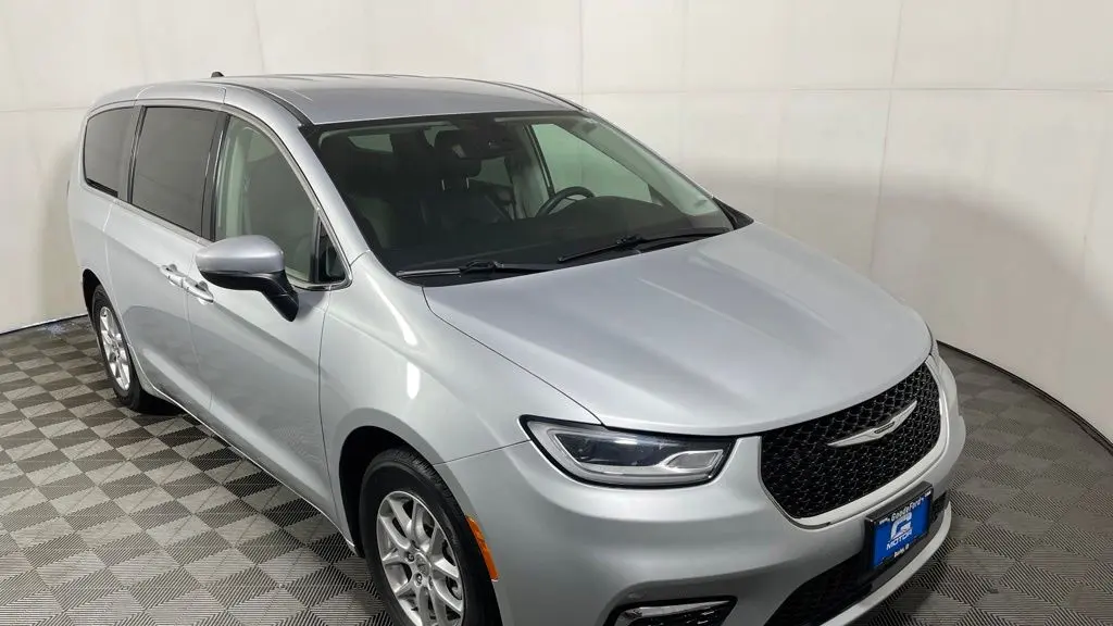 Preowned 2023 Chrysler Pacifica Touring L for Sale
