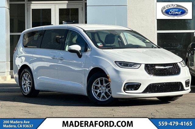 2023 Chrysler Pacifica - $19,400