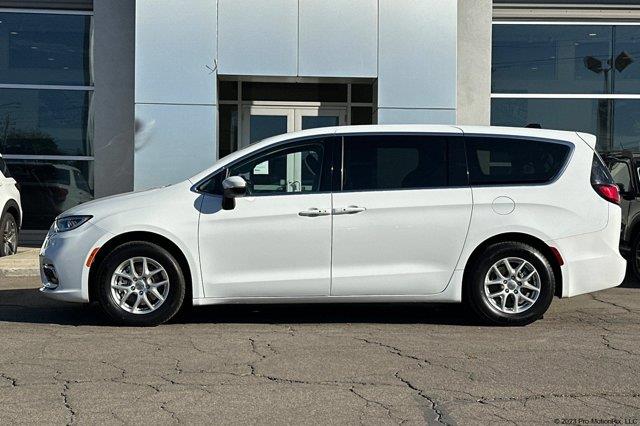 2023 Chrysler Pacifica - $19,400