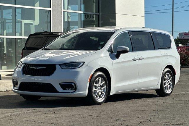 2023 Chrysler Pacifica - $19,400