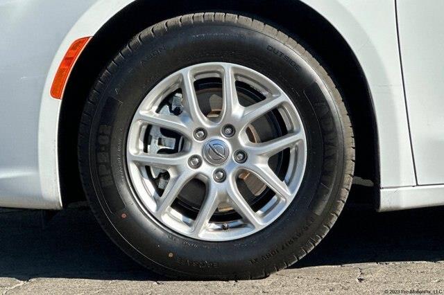 2023 Chrysler Pacifica - $19,400