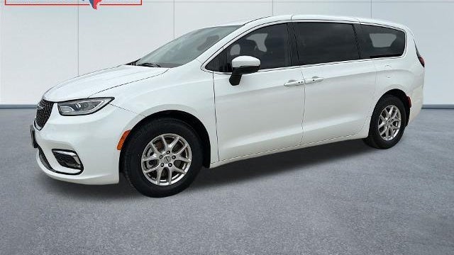 Preowned 2023 Chrysler Pacifica Touring L for Sale