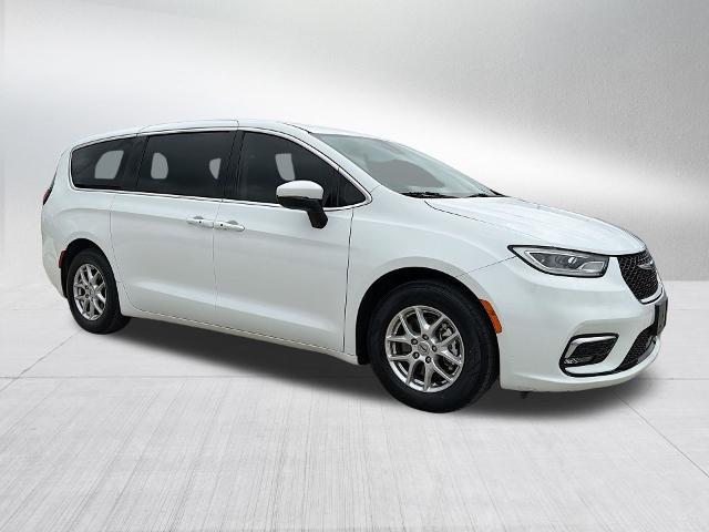 2023 Chrysler Pacifica - $21,557