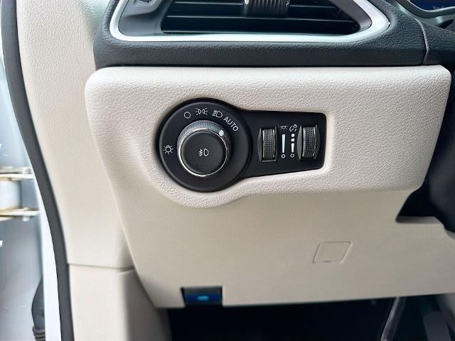 2023 Chrysler Pacifica - $21,557