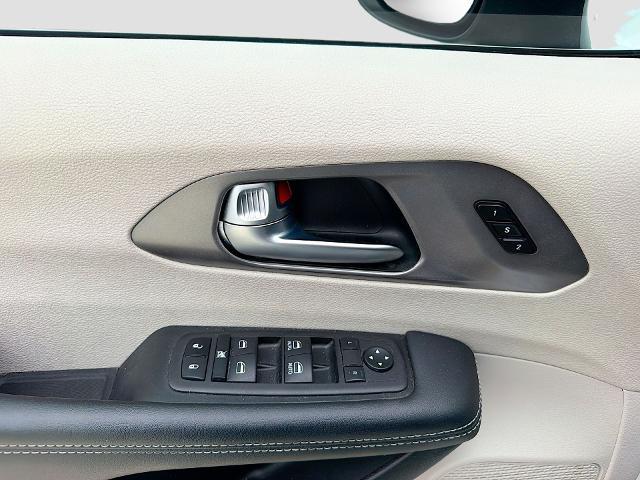 2023 Chrysler Pacifica - $21,557