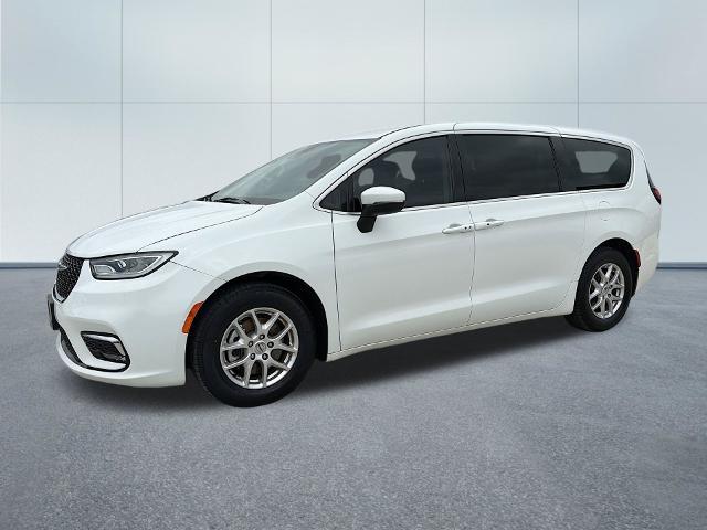 2023 Chrysler Pacifica - $17,290