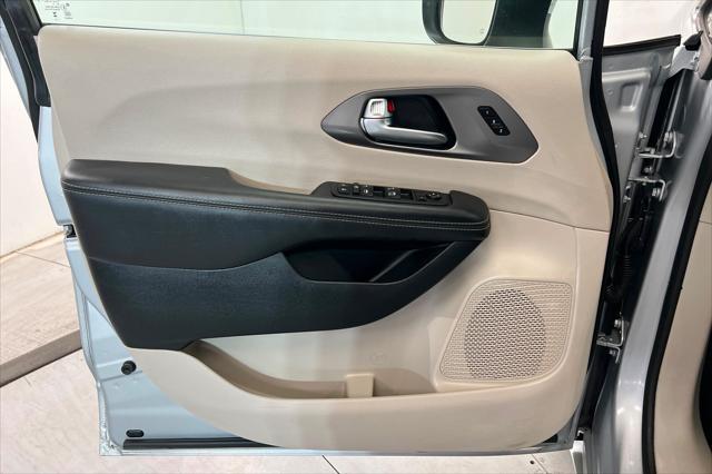 2023 Chrysler Pacifica - $22,499