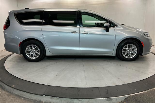 2023 Chrysler Pacifica - $17,999